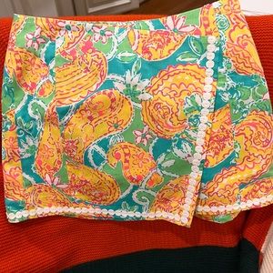 Lily Pulitzer “Pop Goes the Lemur” skort, Sz4, white embroidered detail